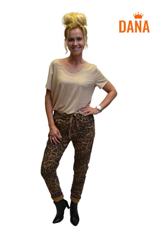 Gemma Ricceri Leopard Broek Camel Marcia Voorkant